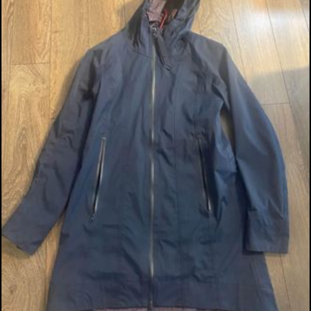 Lululemon right as rain jacket